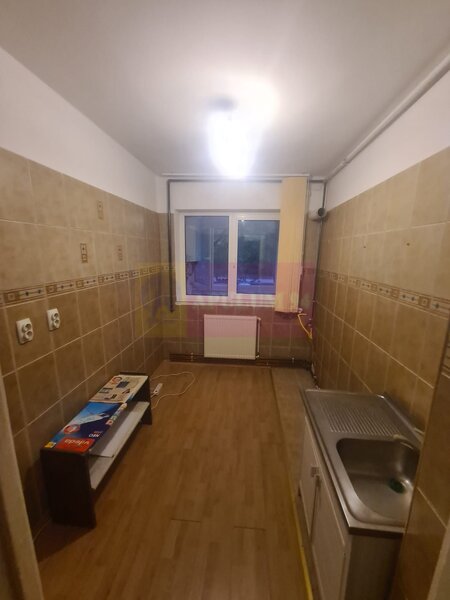 Apartament cu 2 camere de vanzare in Campina