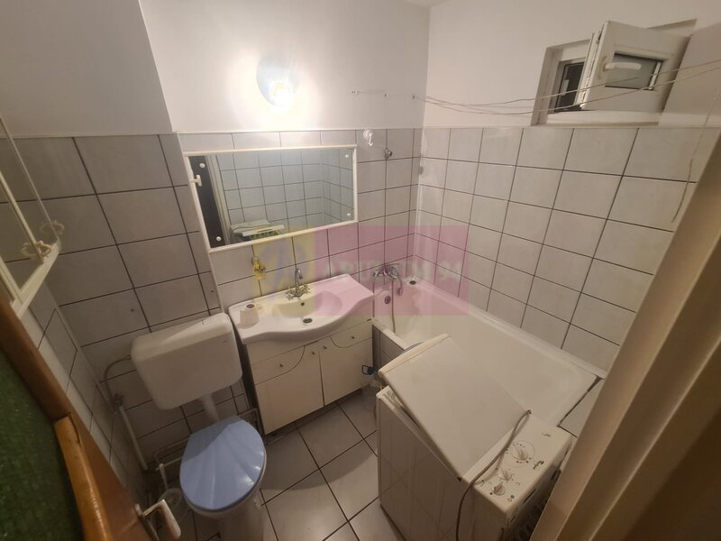 Apartament cu 2 camere de vanzare in Campina