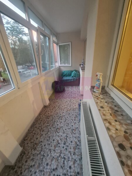 Apartament cu 2 camere de vanzare in Campina